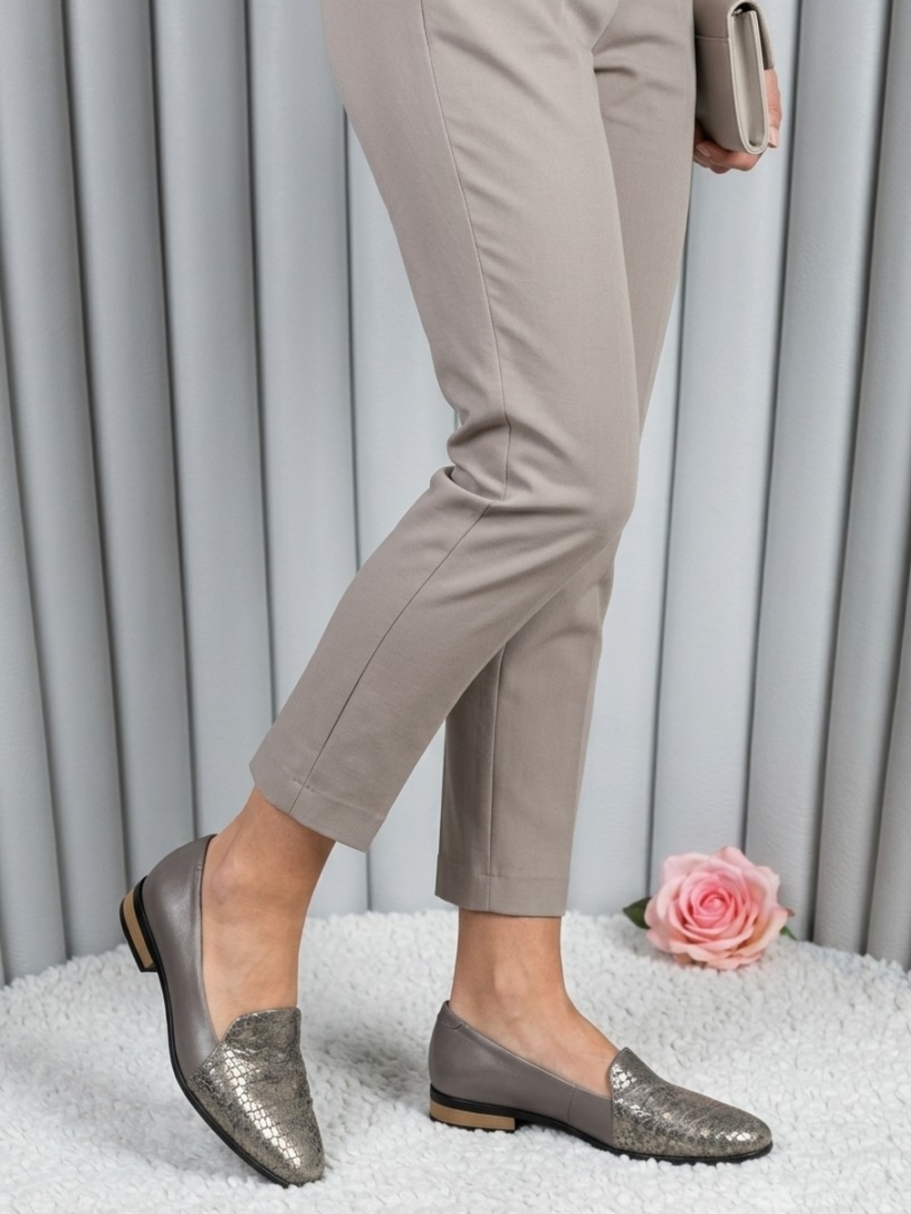 Women's Taupe Slim Ankle Pants - Versatile Workwear Size 9